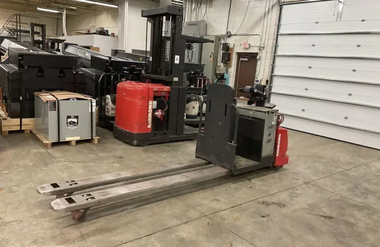 Used RAYMOND 8510-FRC60L Electric Pallet Trucks Illinois US | Mitsubishi HC Capital America #1362852