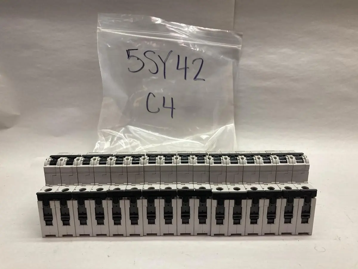 Used SIEMENS 5SY4204-7 Miscellaneous Equipment (Electrical & Power) | Surplus Asset Holdings #1201616
