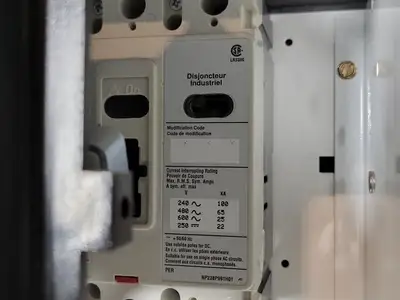 Used EATON HFD3015 Switchgears British Columbia CA | Lenmark #240426