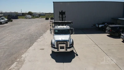 New | in-Stock 2025 MACK GRANITE 64BR Rolloff Trucks Texas US | Roll Off Truck World #1491930