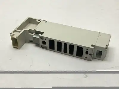 SMC VVQ2000-10A-1 Pneumatic Manifold Blanking Plate LOT OF 7