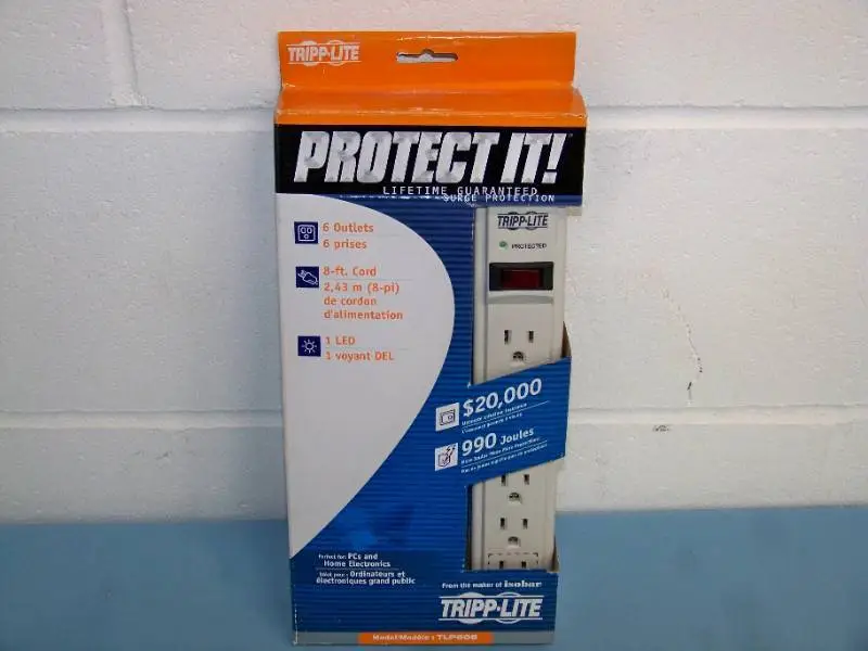 TRIPP-LITE TLP608 6-Outlet Surge Suppressor Strip - NEW IN PACKAGING