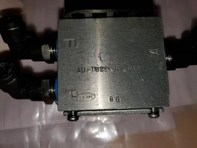 AD-DB233-02-012 3 PORT  SWITCH MECHANICAL VALVE