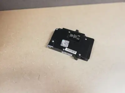 NEW SQUARE D EDB16015