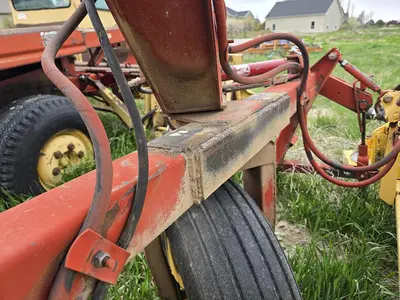 USED NEW HOLLAND 216