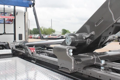 Used 2027 PETERBILT 548 Hooklifts & Roll-Offs Texas US | Roll Off Truck World #1491992