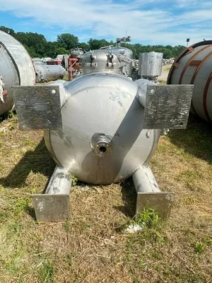 USED 2001 STEEL-PRO INC. 2,000 Gallon