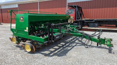 USED JOHN DEERE 750