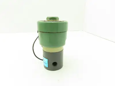 Plast-o-matic EUC2B4E20 Solenoid Valve PVC 3/8" NPT 120 PSI 120V Coil 20 Watts