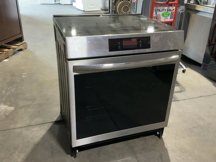 Used FRIGIDAIRE GALLERY GCFI3070BFA Commercial Ranges Michigan US | Miedema Asset Management Group #1320892
