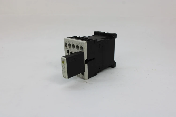 Used SIEMENS 3RT1015-1BB42 Relays & Switches Kentucky US | Industrial Parts R Us Inc. #356651
