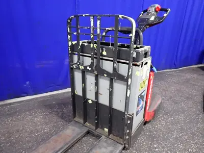 USED THE RAYMOND CORPORATION 8410