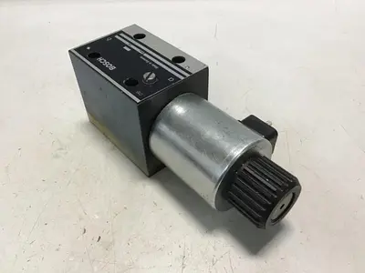USED BOSCH 0 810 001 825