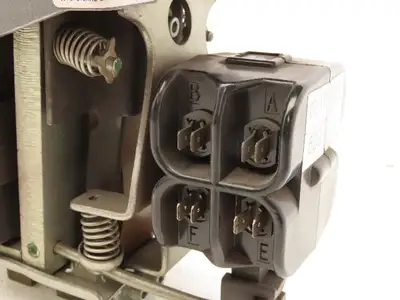 Hubbell HC14-193-100-582 DC Contactor 1000 Amp 600VDC Interlock 125VDC Coil