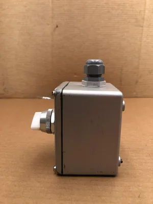 Allen Bradley 800T-24HW2KB6AX Series U Enclosed Selector Switch 24VAC 1.90W