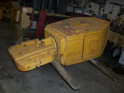 USED SKYTOP BREWSTER DTB-103 100 TON TUBING / TRAVELLING BLOCK AND HOOK