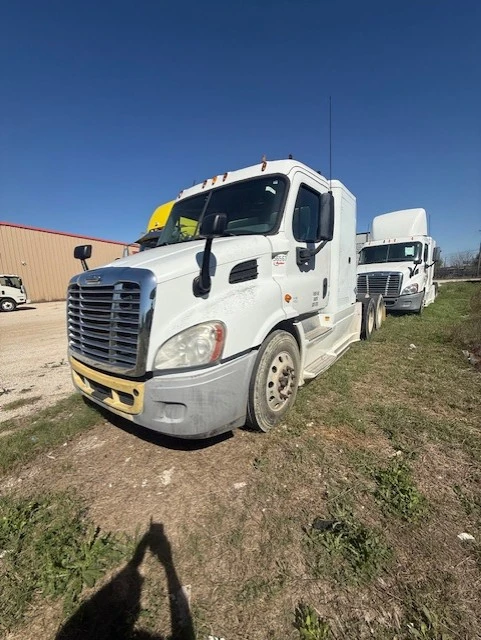 USED 2015 FREIGHTLINER CASCADIA