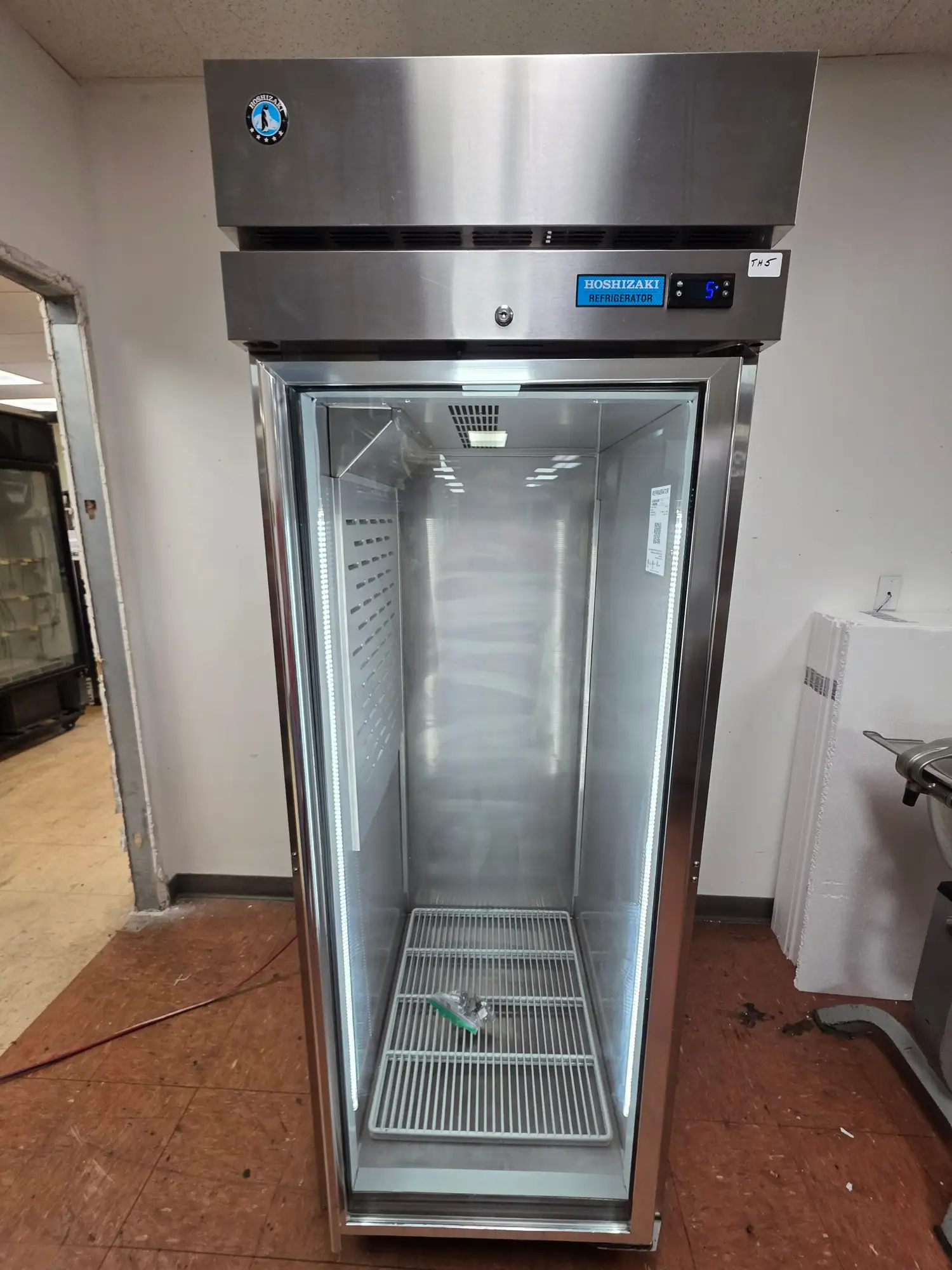 Used Hoshizaki Used 27.5" Hoshizaki R1A-FG One Section Reach In Glass Door Refrigerator 115V - TH5 Display Refrigerators Illinois US | Falcon Restaurant Supply #1373512