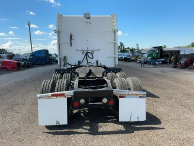 USED 2011 PETERBILT 386