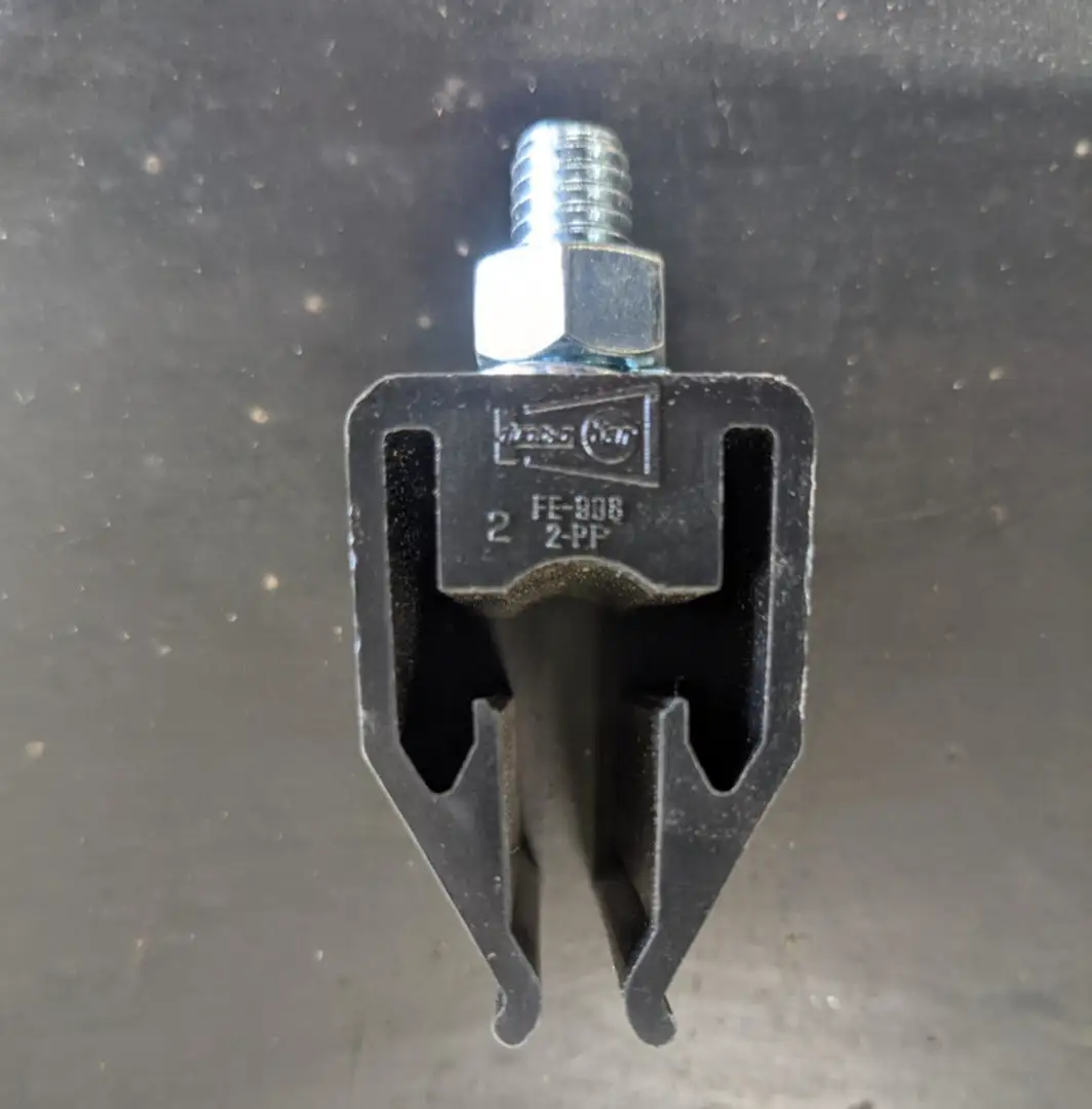 FE-908-2PF Plastic Snap in Hanger w/ Hardware