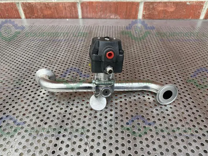Used ITT PURE FLO ADVANTAGE 3 - WAY DIAPHRAGM VALVE W/ 1" TO 1/2" SANITARY FITTING Valves/Fittings California US | Equipment Lab #485707
