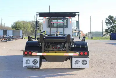 New | in-Stock 2027 MACK MD7 Rolloff Trucks Texas US | Roll Off Truck World #1491883