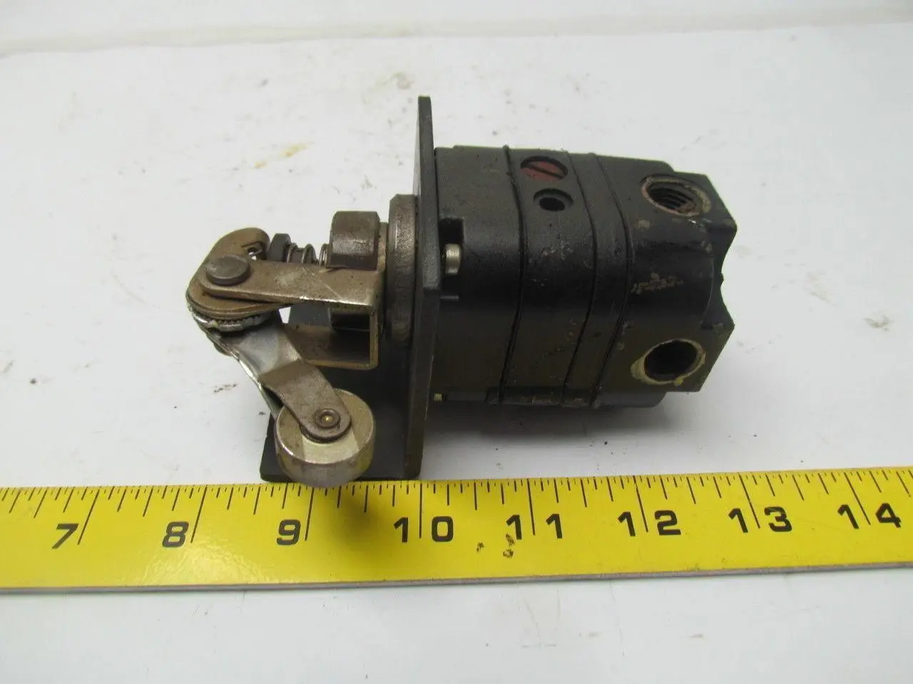 Marsh Bellofram 10PL Pneumatic plunger operated regulator 2-60 PSI Range