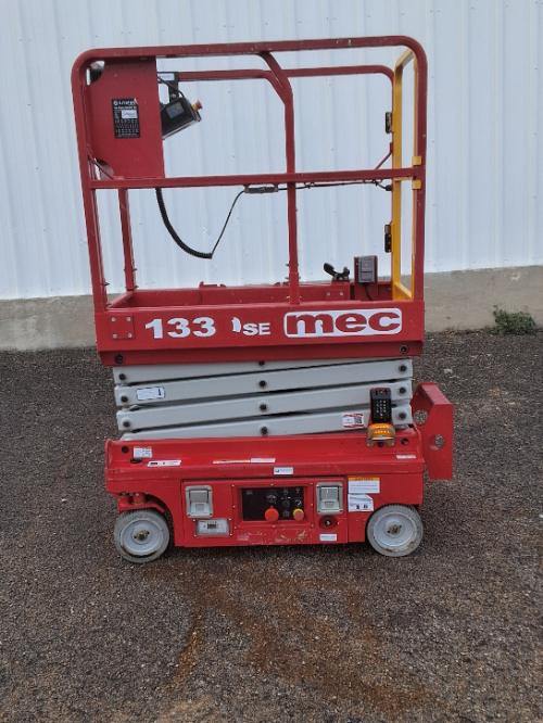 USED 2023 MEC 1330SE