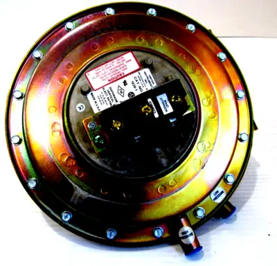 NEW DWYER 1639-1 DIAPHRAGM PRESSURE SWITCH T24V-S27854101 16391