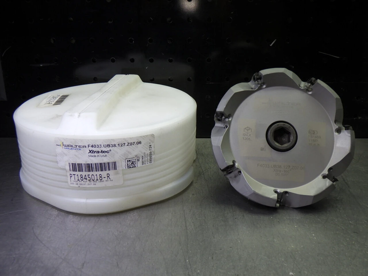 Walter/Valenite 5" Coolant Thru Facemill 1.5" Arbor F4033.UB38.127.Z07.06 (LOC361)