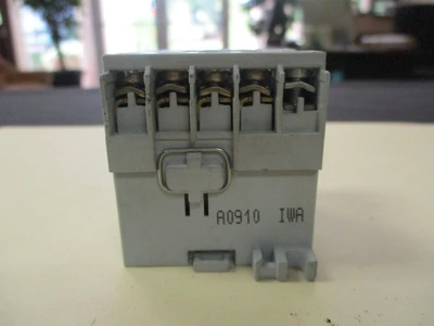 USED Allen-Bradley CAT 100-MO9NZ-3