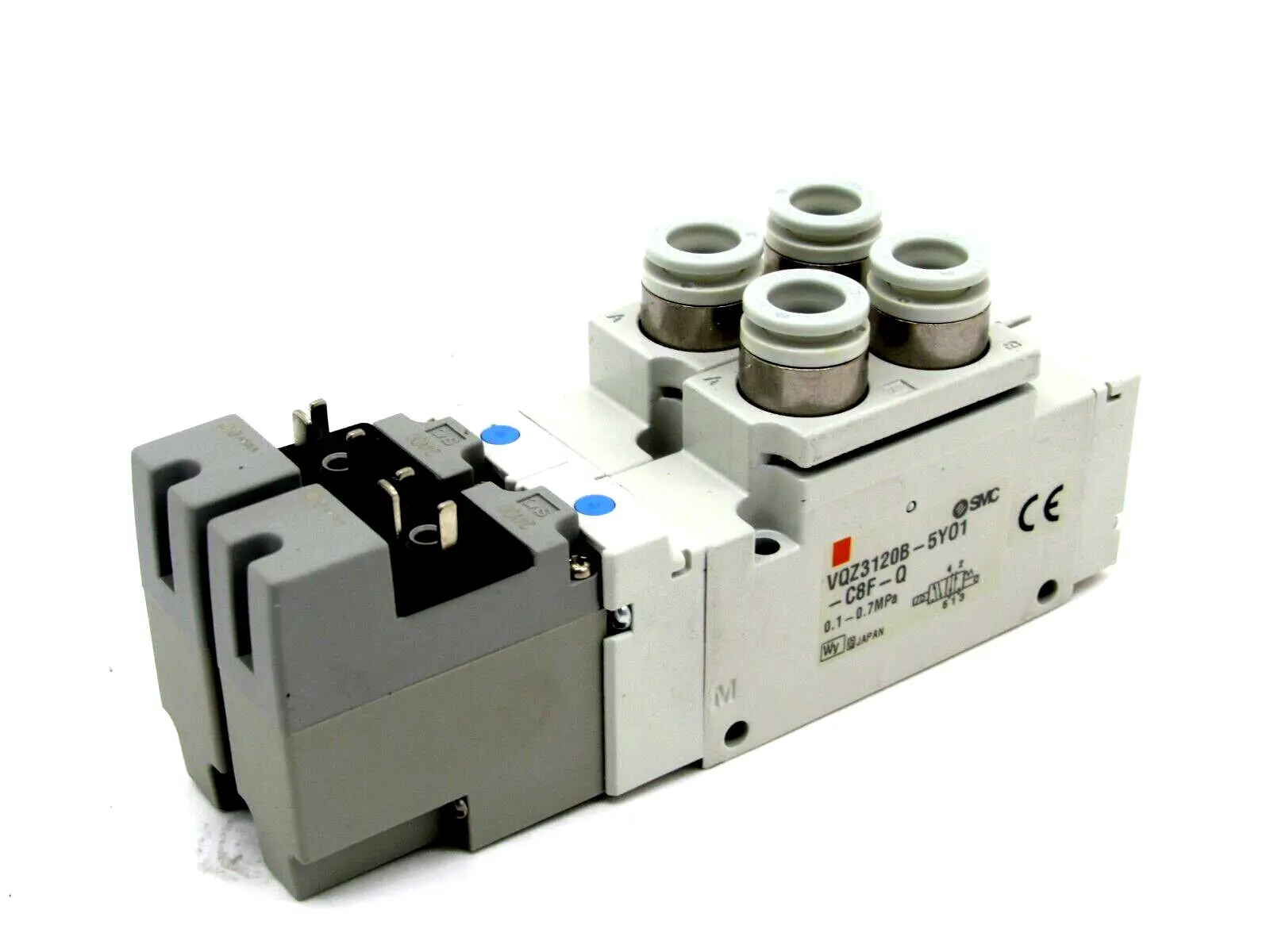NEW LOT OF 2 SMC VQZ3120B-5YO1-C8F-Q PORT VALVE VQZ3120B5YO1C8FQ
