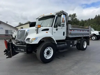 Used 2006 INTERNATIONAL 7400 Bucket (boom) trucks Washington US | Puget Sound Truck Sales #1541017