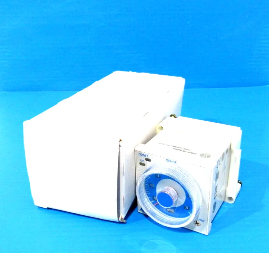 ALLEN BRADLEY 700-HRM12TA17 TIMING RELAY 700HRM12TA17 NEW SURPLUS