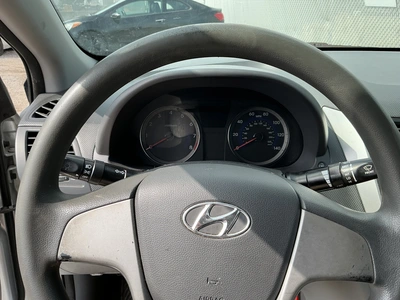 USED 2017 HYUNDAI ACCENT SE