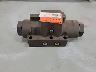 USED PARKER FILTRATION D1VHW4CNYCF4 75