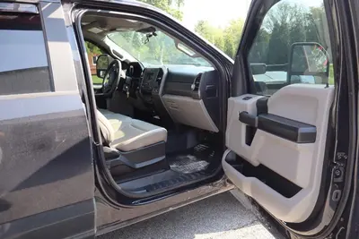 2020 FORD F-350 XL SUPER-DUTY BOX TRUCK | Levy Recovery Group (30)