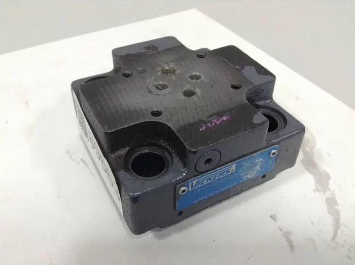 USED VICKERS CVCS25D1S210S19