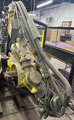 USED 2005 FANUC LTD R-2000IA/165R