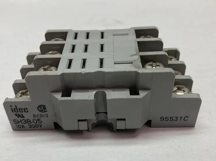New | in-Stock IDEC SH3B-05 Miscellaneous Equipment (Electrical & Power) | Surplus Asset Holdings #1192091