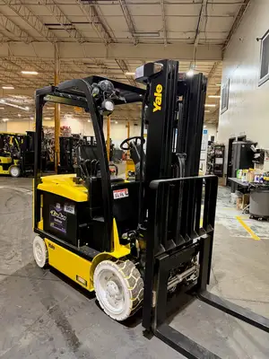 Used 2020 Yale ERC055VGN 4-Wheel Sit down Electric Counterbalance Forklifts New York US | United Lift #1446655
