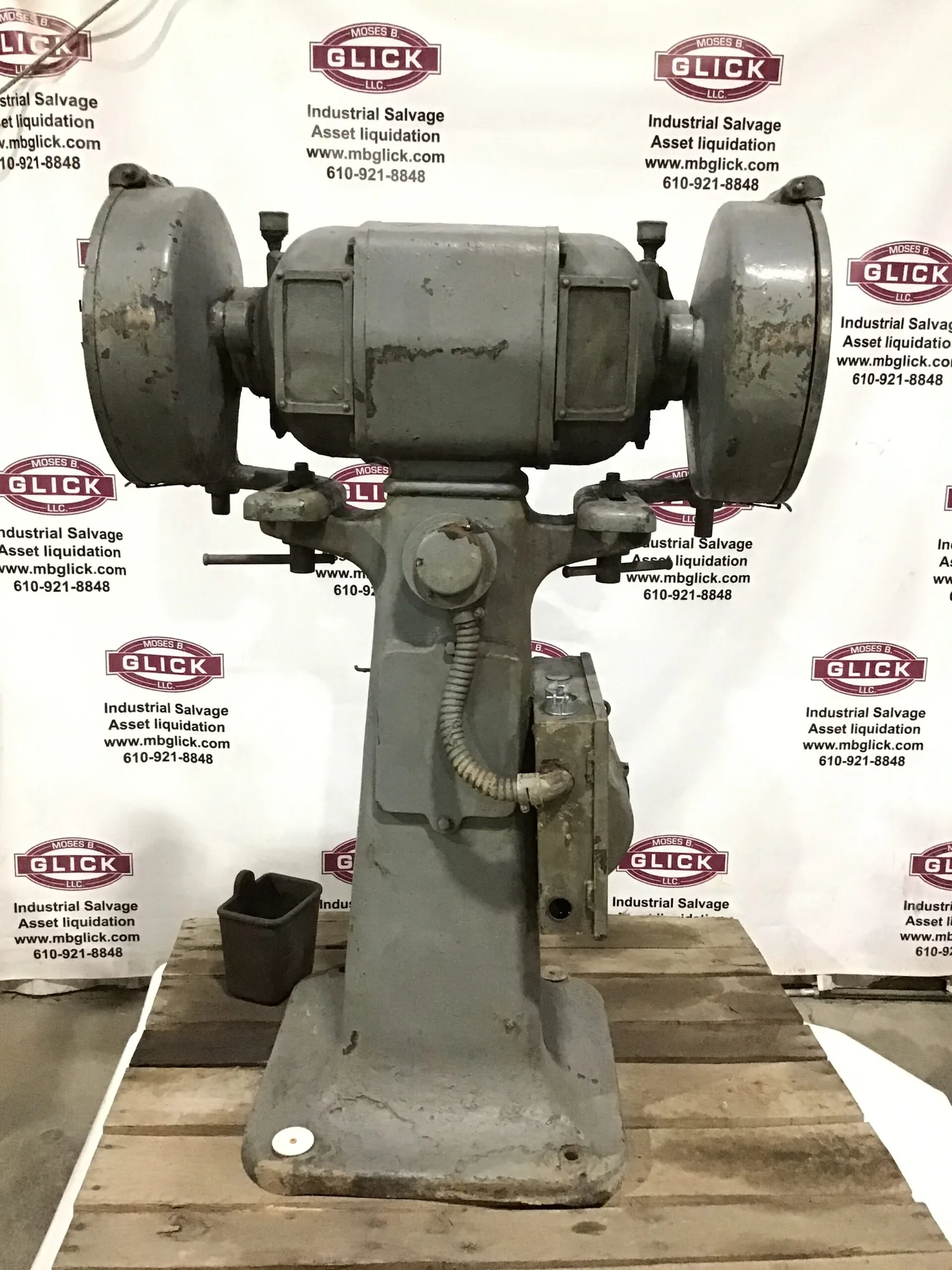 USED CLARKS 37642