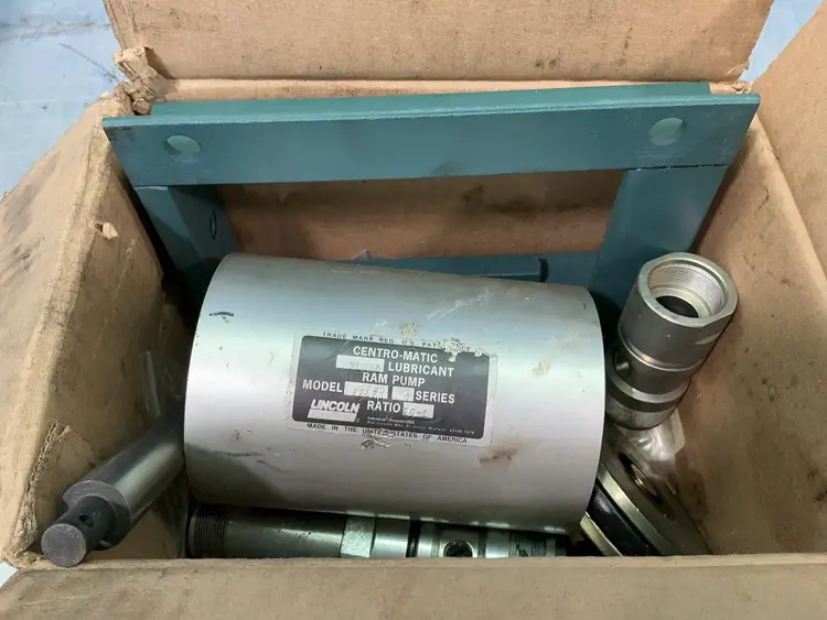 Used LINCOLN ELECTRIC 82573 Miscellaneous MRO Ohio US | HGR 24 #1486677