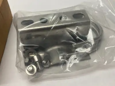 NEW SCHNEIDER MOUNTING BRACKET KIT AKM-D TYPE AND AKM-C TYPE