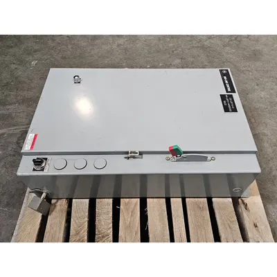 Used 50HP NEMA Size 3 Combination Motor Starter 100 AMP GE Controller