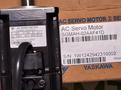 YASKAWA SGMAH-02AAF41D AC SERVO MOTOR 200W 200V 2.1A