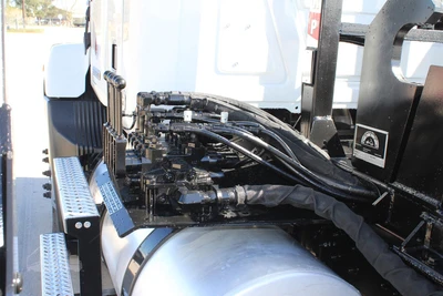 New | in-Stock 2027 MACK MD7 Rolloff Trucks Texas US | Roll Off Truck World #1491884