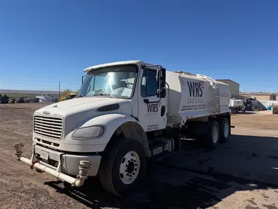 USED 2019 Freightliner M2 106