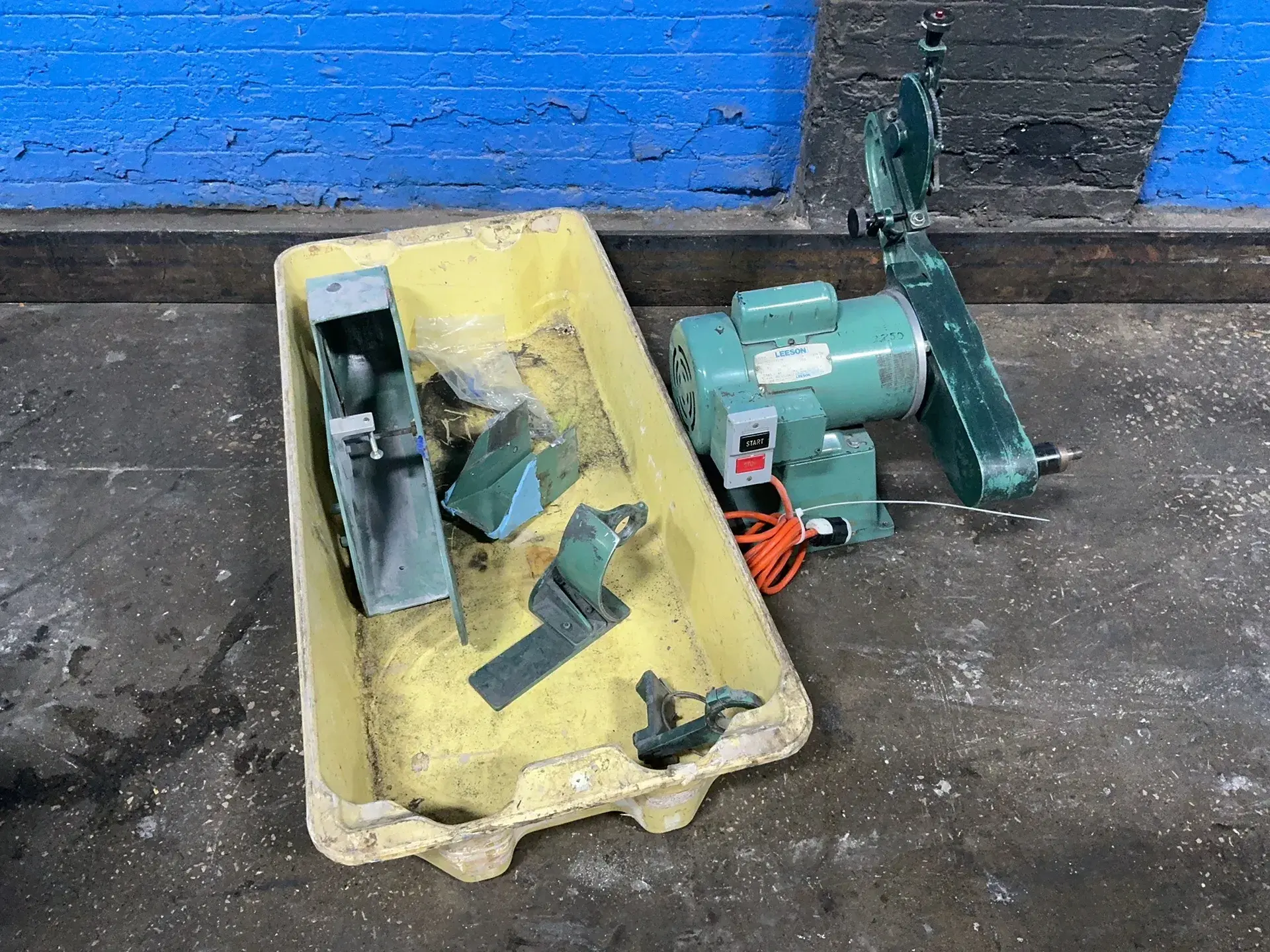 Used _UNKNOWN_ _UNKNOWN_ Belt Grinders Including Sanders Ohio US | HGR 24 #1370481