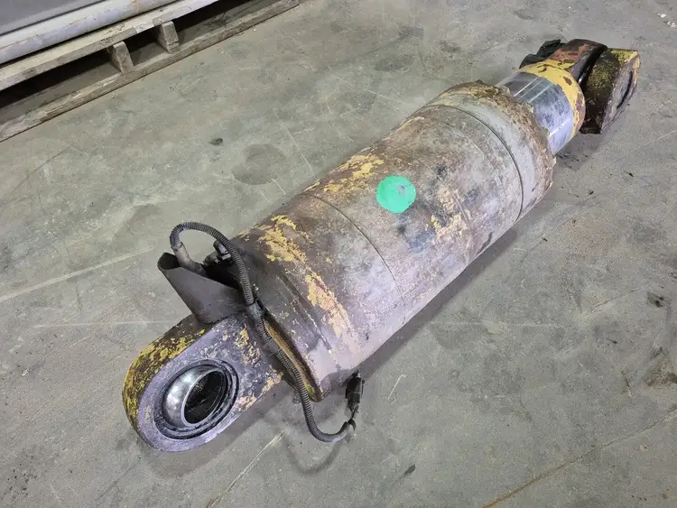 Used KOMATSU EJ8969 Parts British Columbia CA | Lenmark #368157